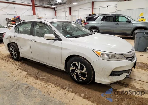 2016 Honda Accord Lx z USA, uszkodzony, nr VIN 1HGCR2F32GA026606